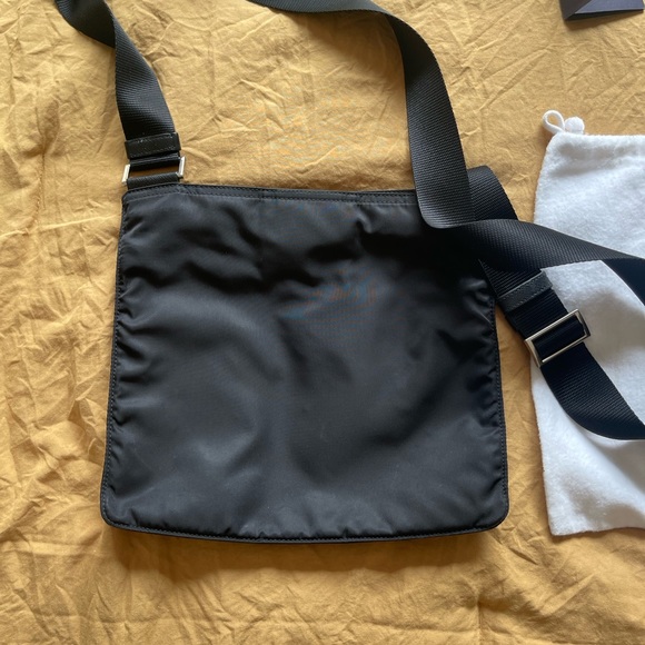 Authentic Prada Crossbody … Good Condition includes original dustbag - Picture 5 of 9